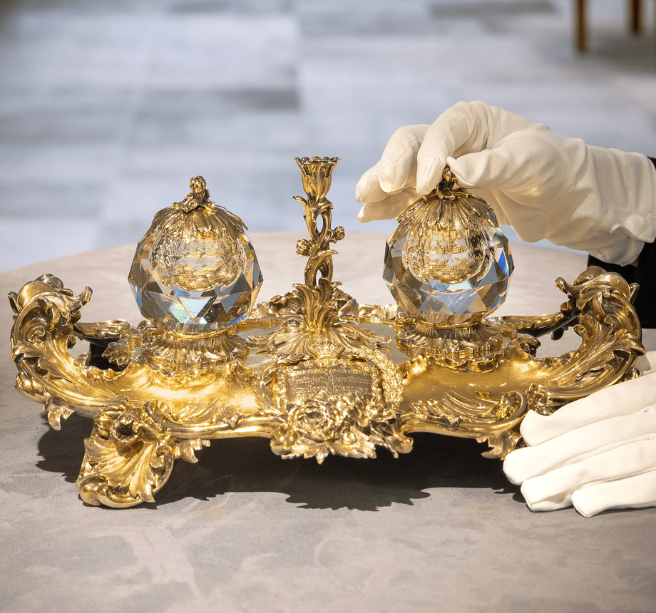 Silver-Gilt Inkwell Presented by Queen Victoria to Sir John Kirkland - Image 5