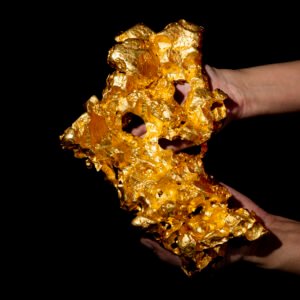 Alternative view of Golden 292-ounce nugget